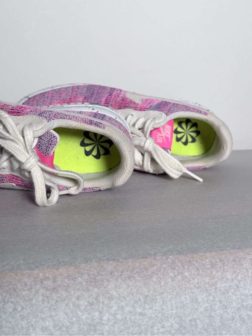 Nike - (WMNS) Nike Air Force 1 Crater Flyknit 'Fuchsia Glow' Size 7 - Picture 4 of 13